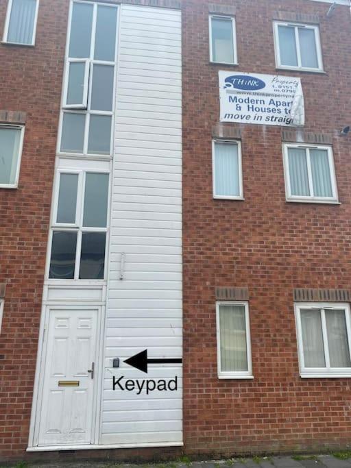 Hosted By Ryan - 1 Bedroom * Liverpool